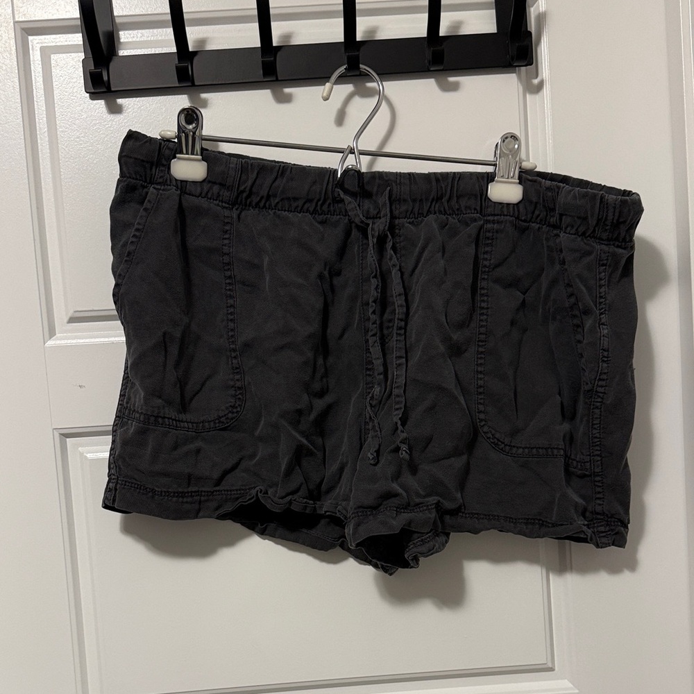 GAP Women's Charcoal Cargo Shorts
